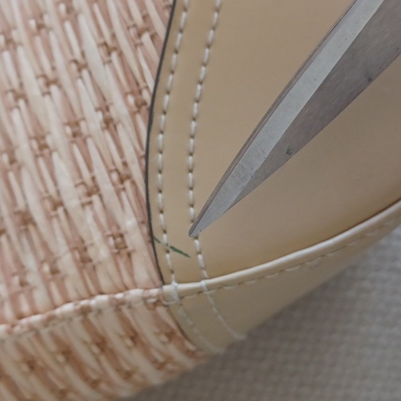 Etienne Aigner Spacious Woven Zippered Bag - Picture 16 of 16